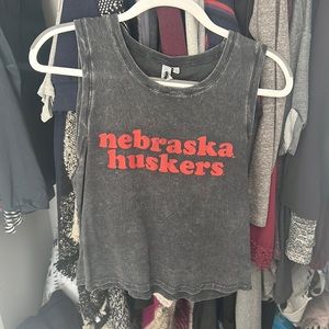 husker crop tank